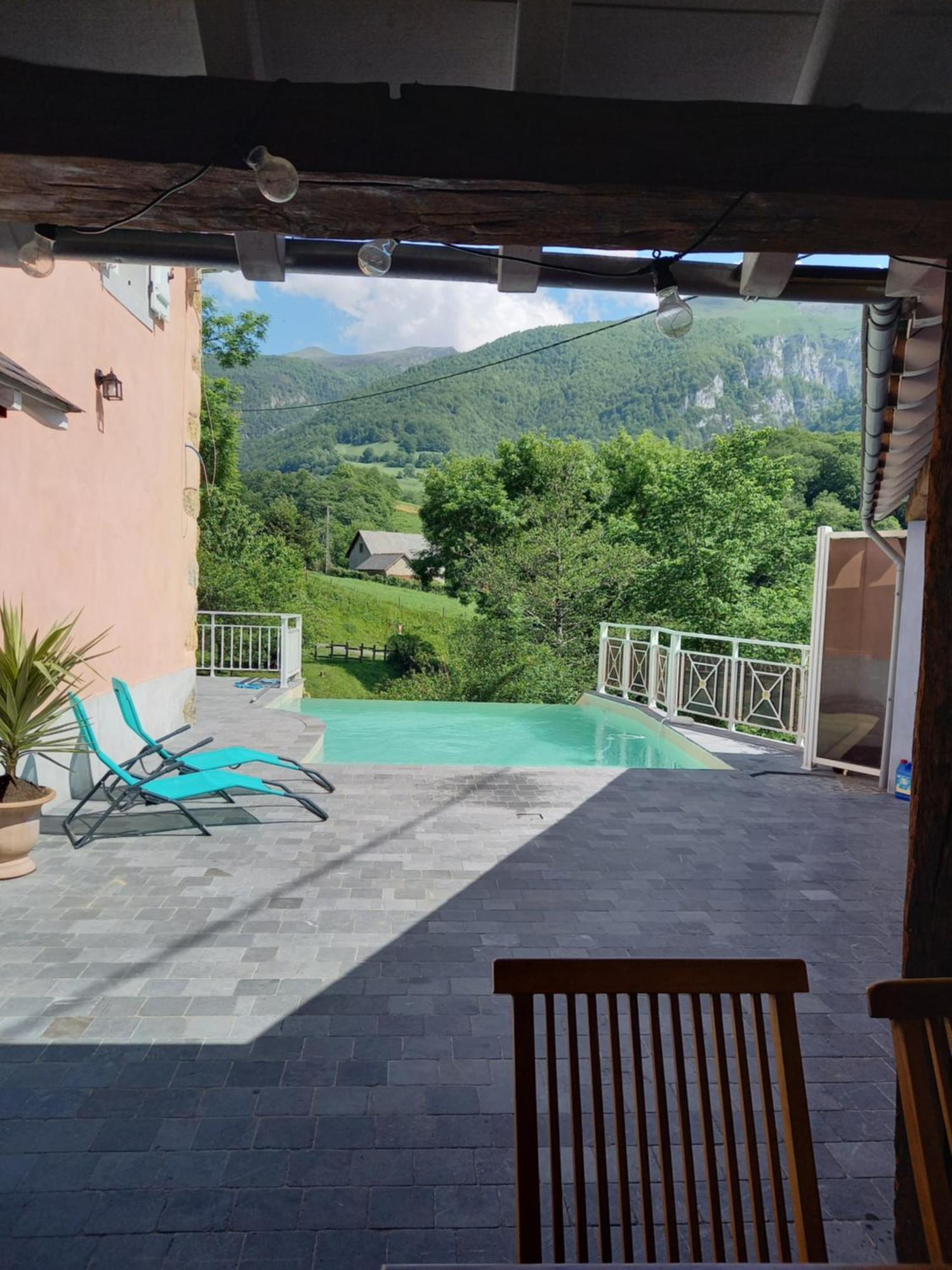 Maison Ainerak Gite A Sainte Engrace La Pierre Saint Martin Dış mekan fotoğraf
